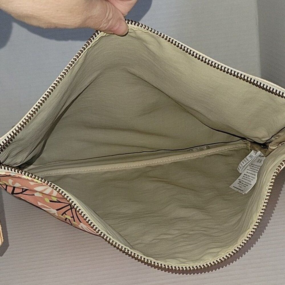 Petunia Pickle Bottom Diaper Bag Birch Blissful Brisbane Shoulder Crossbody Baby - Picture 11 of 16